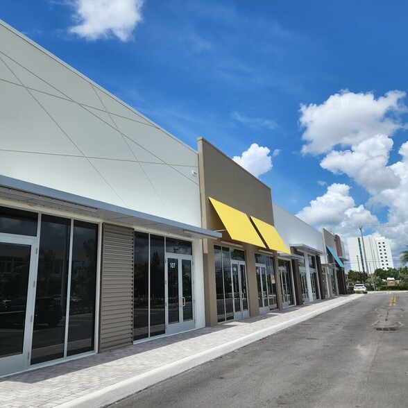 10890 NW 17th St, Doral, FL for lease - Building Photo - Image 3 of 4