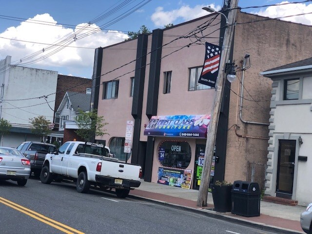 72 Main St