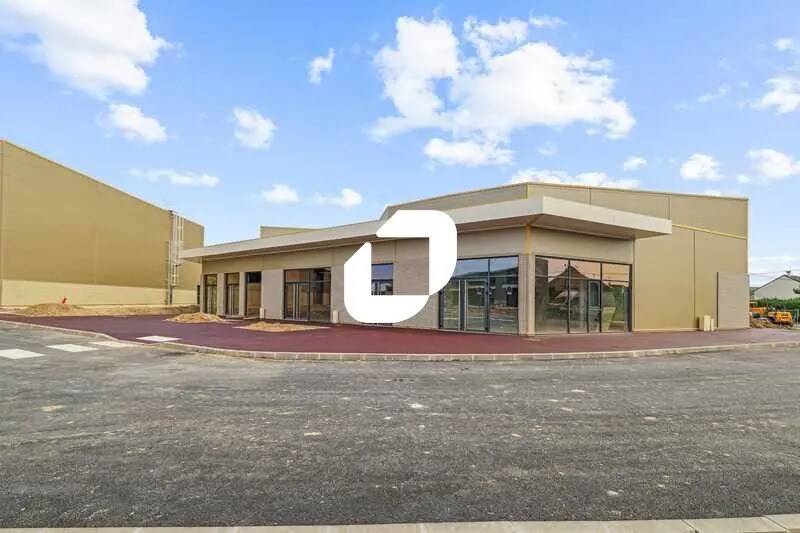 Flex in Bernes-sur-Oise for lease - Building Photo - Image 1 of 16
