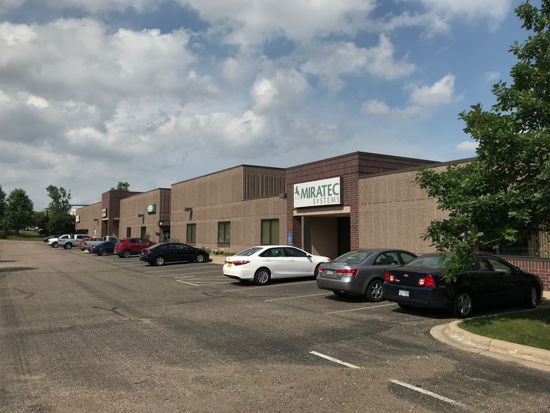 640-660 Olive St, Saint Paul, MN for lease - Building Photo - Image 3 of 3