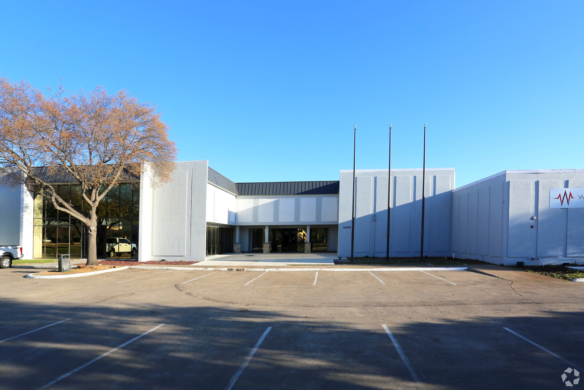 2099 Valley View Ln, Farmers Branch, TX for sale Primary Photo- Image 1 of 1