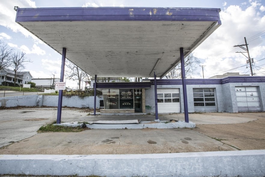 212-214 Main ST portfolio of 2 properties for sale on LoopNet.com - Primary Photo - Image 2 of 2