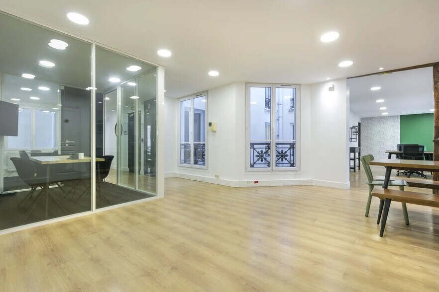 Office in Paris for lease - Building Photo - Image 2 of 14