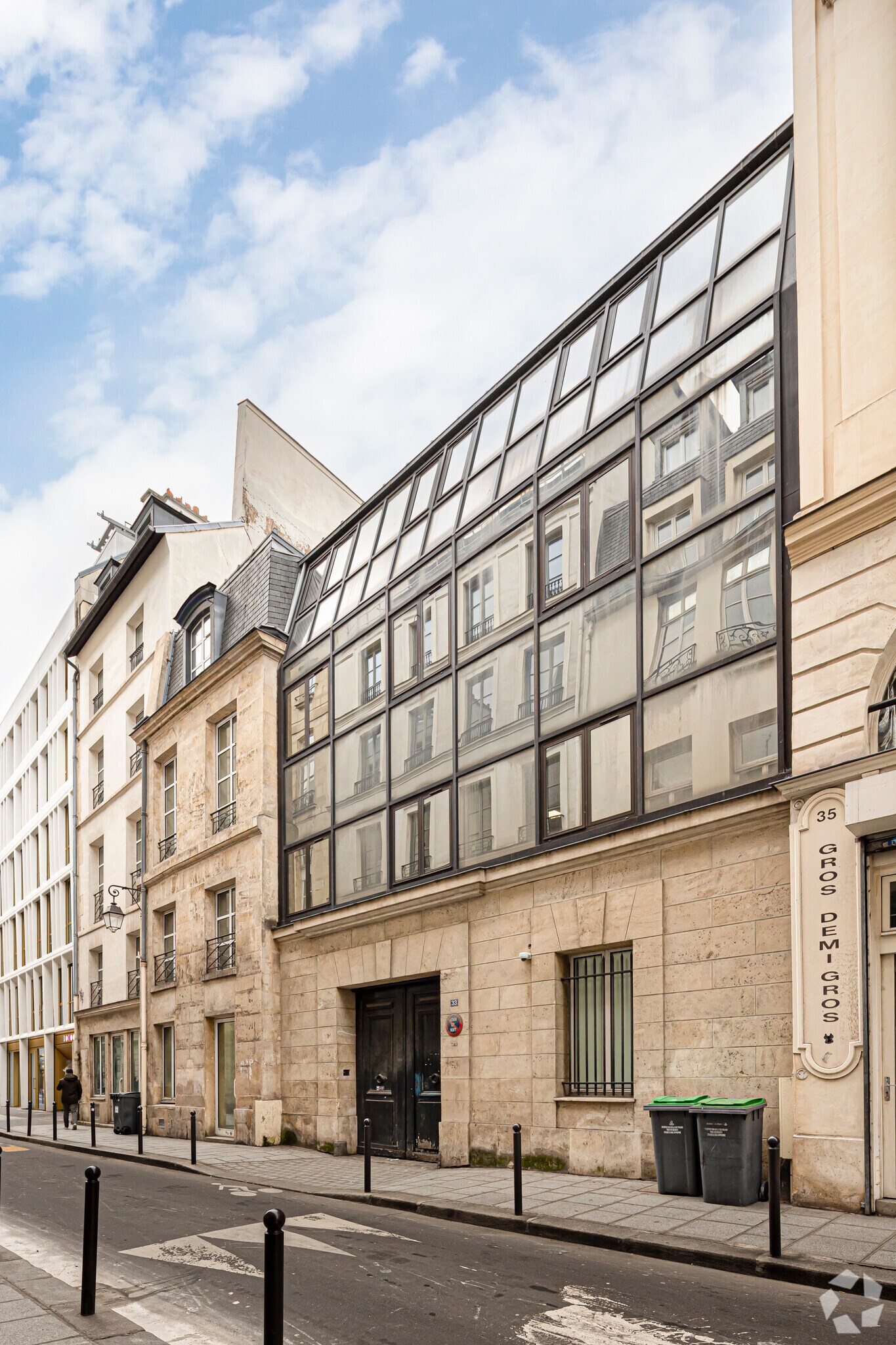 10 Rue Saint-Fiacre, Paris for sale Primary Photo- Image 1 of 1