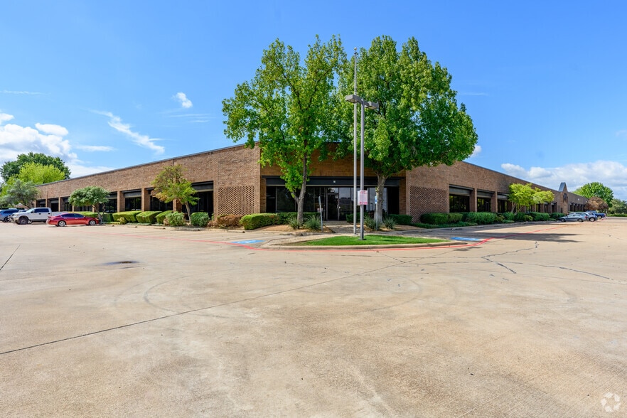 3150 Premier Dr, Irving, TX for lease - Building Photo - Image 3 of 15