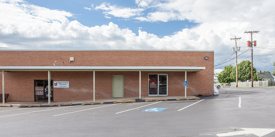 115 E Rockingham St, Elkton, VA for lease - Building Photo - Image 1 of 8