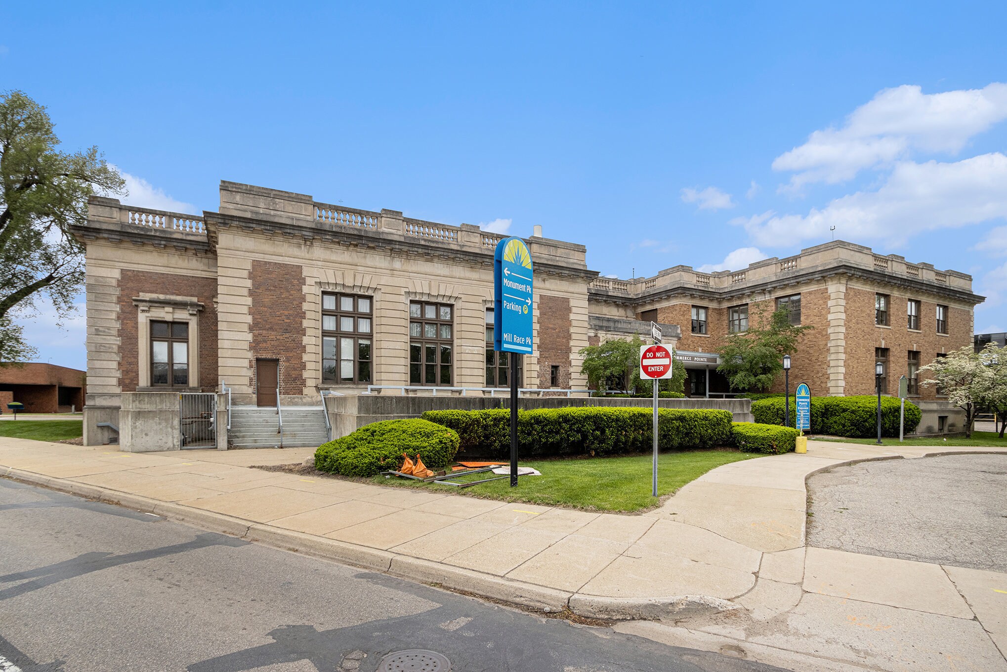 77 E Michigan Ave, Battle Creek, MI for lease Building Photo- Image 1 of 11