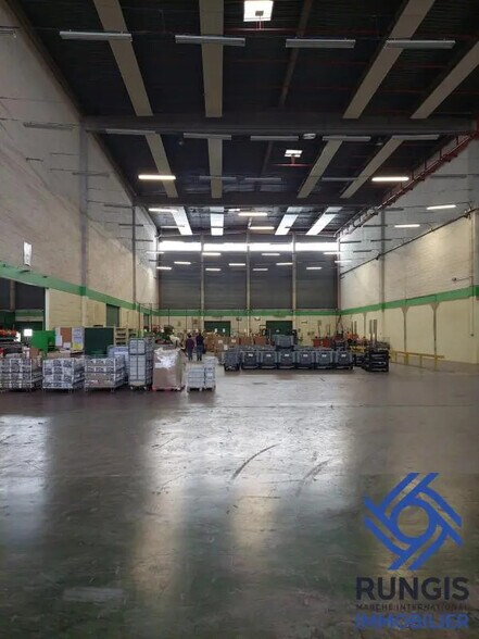 Industrial in Thiais for lease - Interior Photo - Image 2 of 5