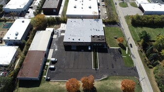 28041 N Bradley Rd, Lake Forest IL - Parking Garage