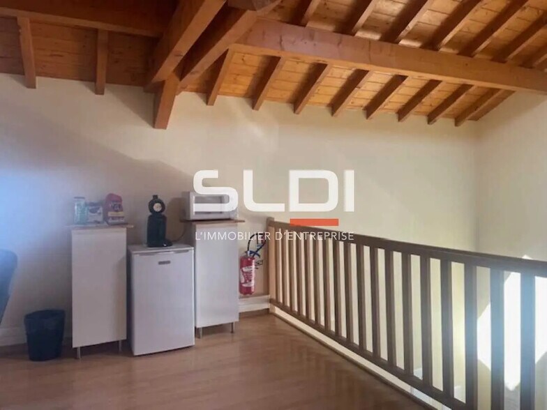 Office in Rillieux-la-Pape for lease - Interior Photo - Image 3 of 8