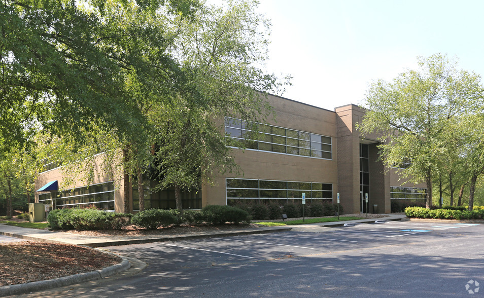 4160 Piedmont Pky, Greensboro, NC for lease - Building Photo - Image 3 of 7