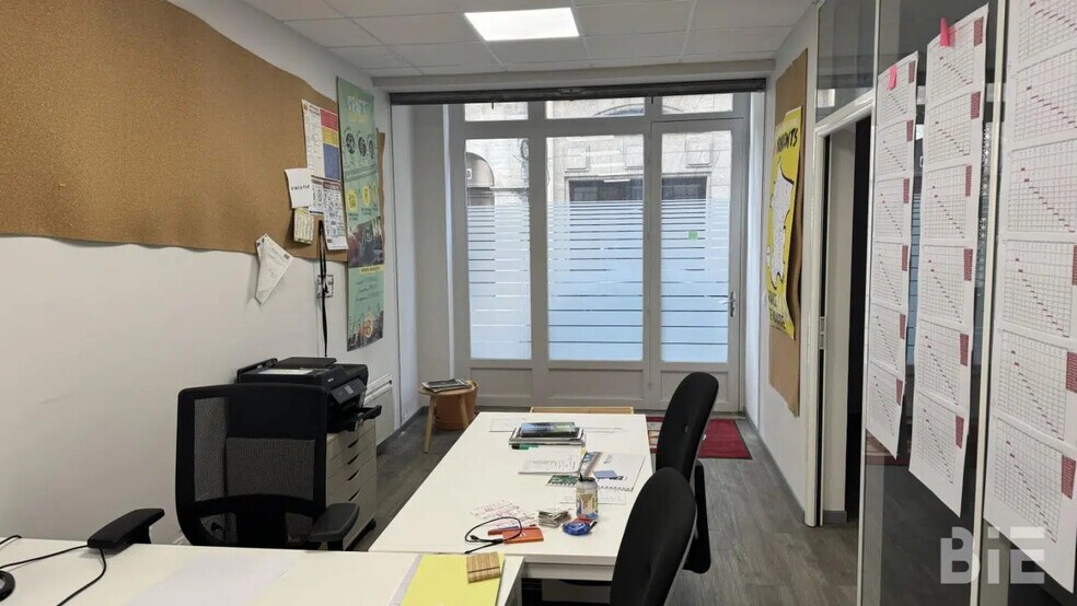 Office in Bordeaux for lease - Interior Photo - Image 3 of 5