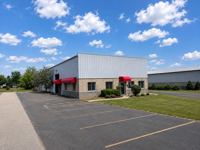 2420 Hiller Ridge Rd, Johnsburg, IL for lease - Primary Photo - Image 1 of 7