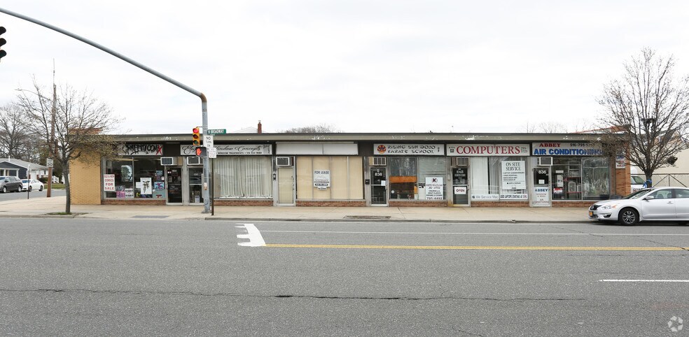 836-840 N Broadway, Massapequa, NY for sale - Primary Photo - Image 1 of 1