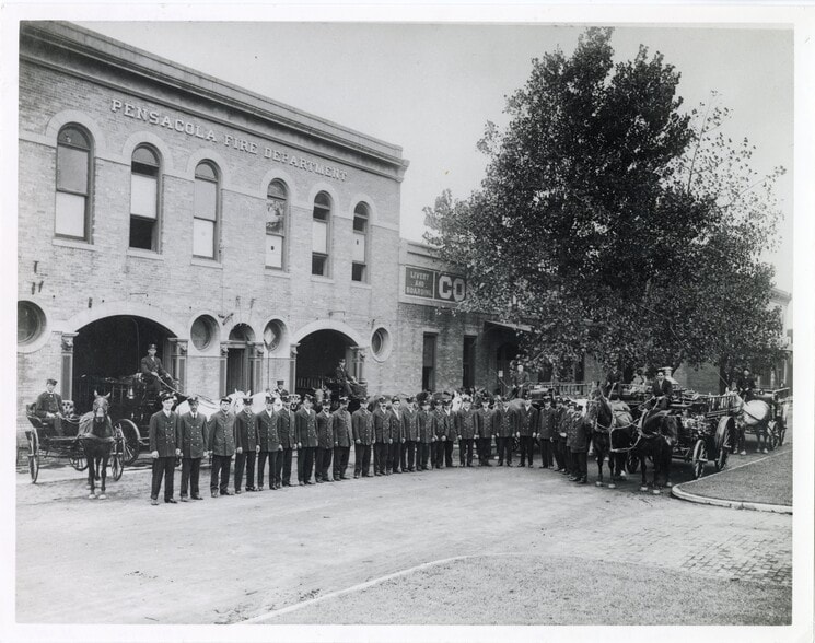 109 Garden St, Pensacola, FL for lease - Building Photo - Image 2 of 16