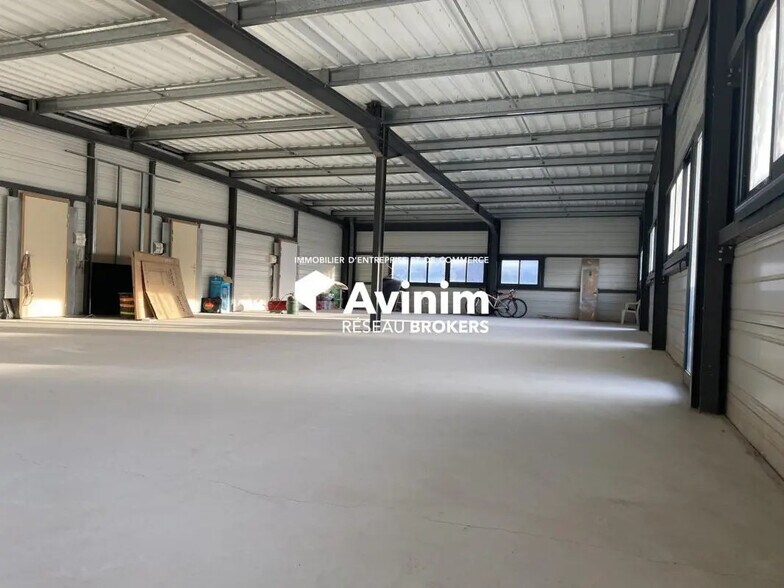 Flex in Fréjus for lease - Interior Photo - Image 3 of 6