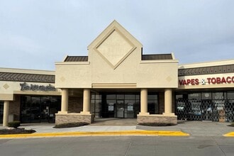 9717 Q St, Omaha, NE for lease Building Photo- Image 1 of 8