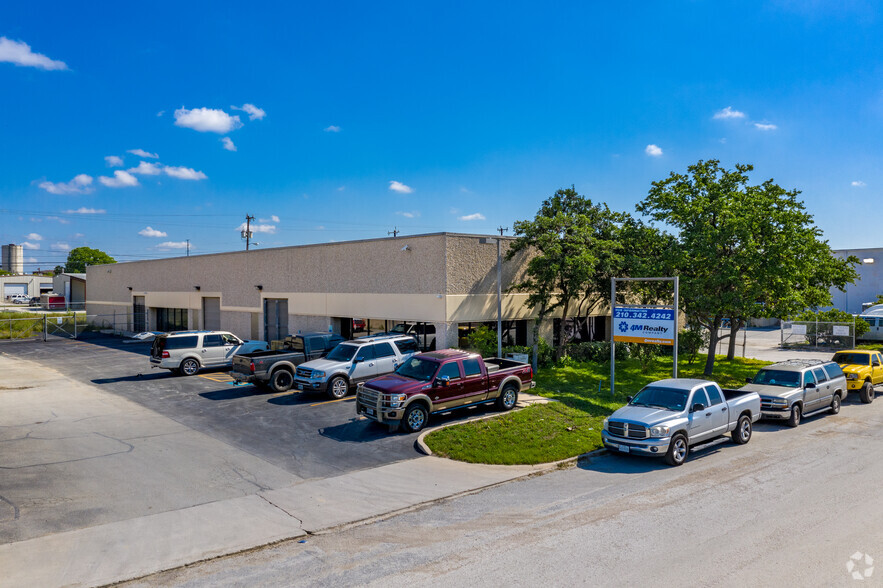 4723 Broom St, San Antonio, TX for lease - Building Photo - Image 1 of 19