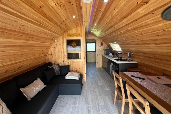 Fullshaw Ml, Stewarton for sale - Interior Photo - Image 2 of 9