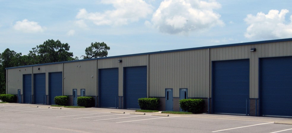 1701-1829 Business Center Ln, Kissimmee, FL for lease - Building Photo - Image 2 of 12