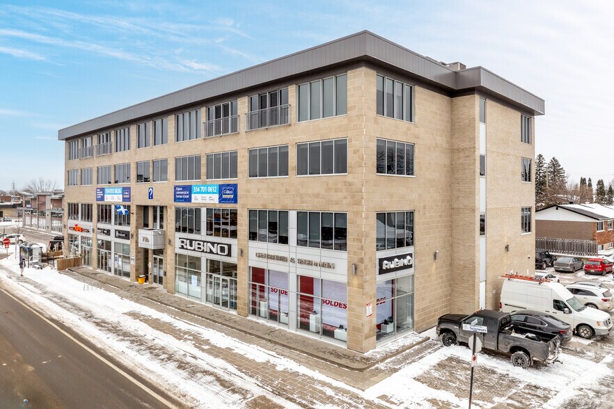 708-712 Boul Des Seigneurs, Terrebonne, QC for lease - Building Photo - Image 3 of 6