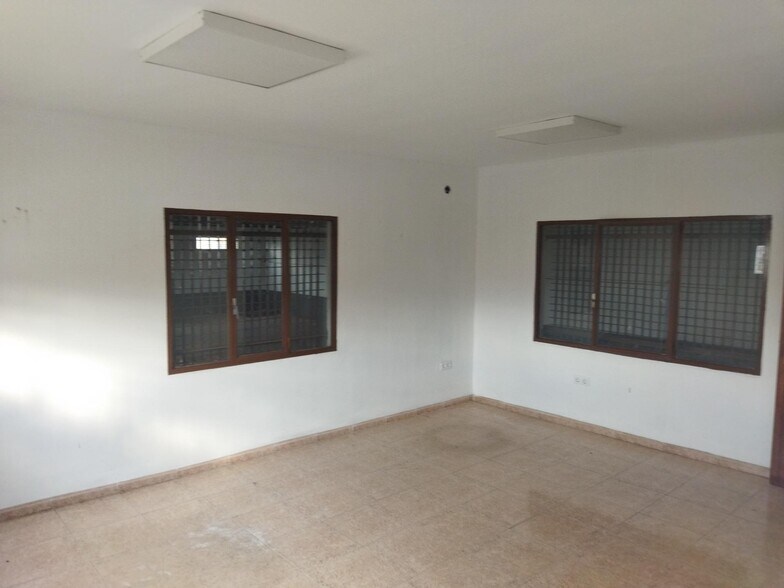 Industrial in Cáceres for lease - Building Photo - Image 2 of 7