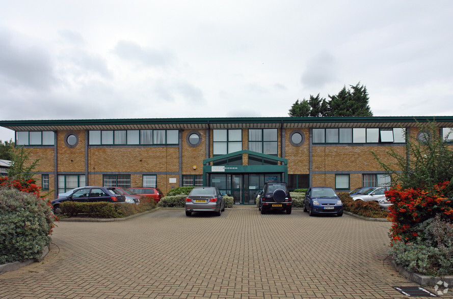 Spilsby Rd, Romford for lease - Building Photo - Image 2 of 6