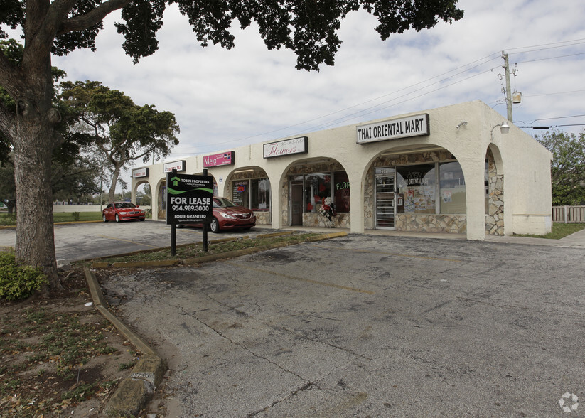 2501-2507 Sheridan St, Hollywood, FL for lease - Building Photo - Image 3 of 5