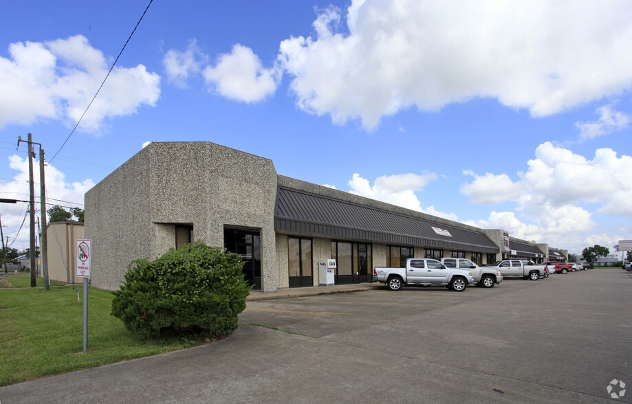 400 N 11th St, La Porte, TX for lease - Building Photo - Image 2 of 13