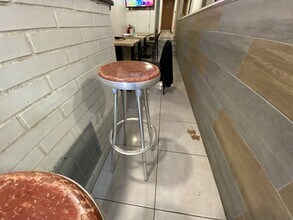 Retail in Barcelona, Barcelona for lease Interior Photo- Image 2 of 4