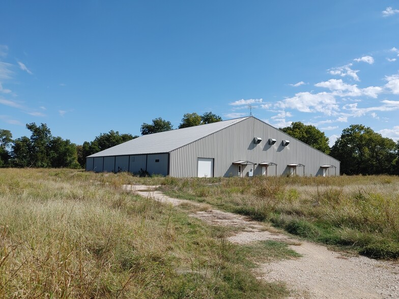 210 Leah Ln, Davis, OK for sale - Primary Photo - Image 1 of 8