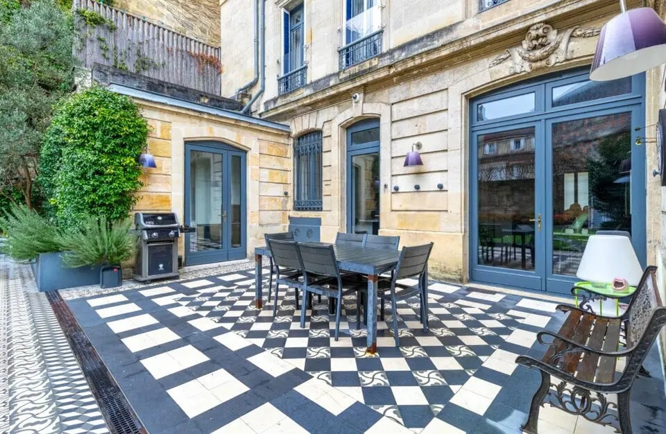 Office in Paris for lease Building Photo- Image 1 of 6