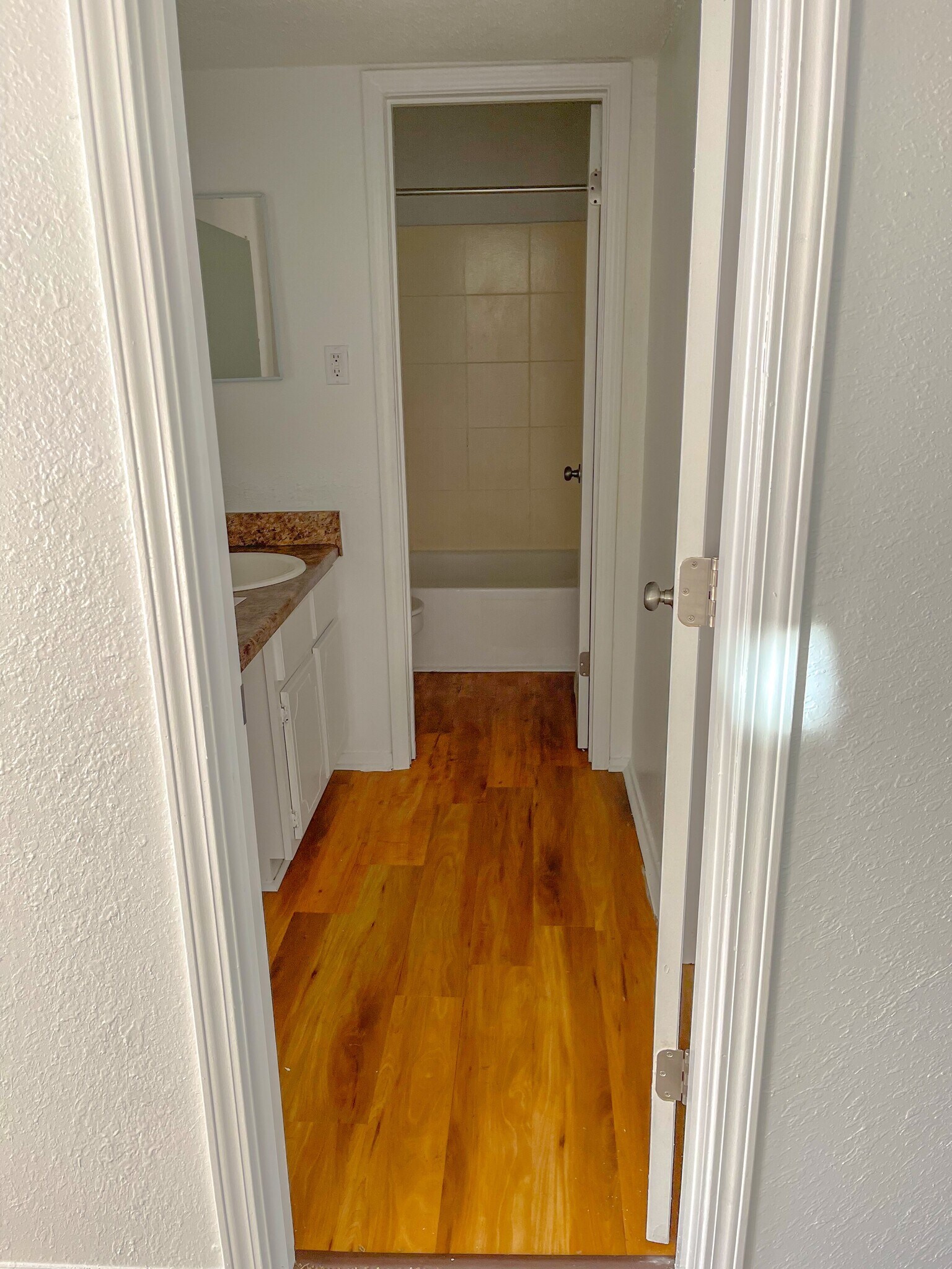 and Raintree Apartments Memphis, TN for Sale