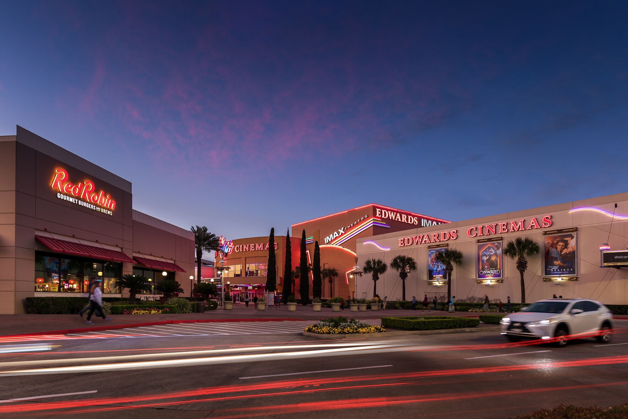 76007680 Katy Fwy, Houston, TX 77055 Marq'e Entertainment Center