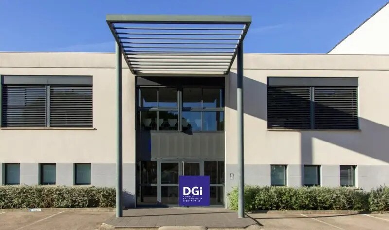 Flex in Nîmes for lease Building Photo- Image 1 of 10