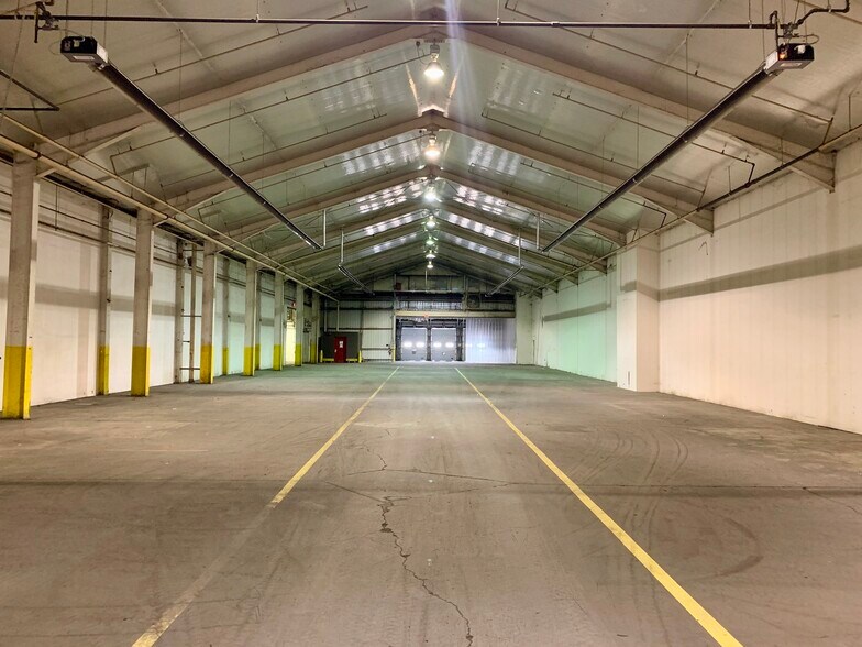 2150 US Highway 45, Kankakee, IL for sale - Interior Photo - Image 1 of 1