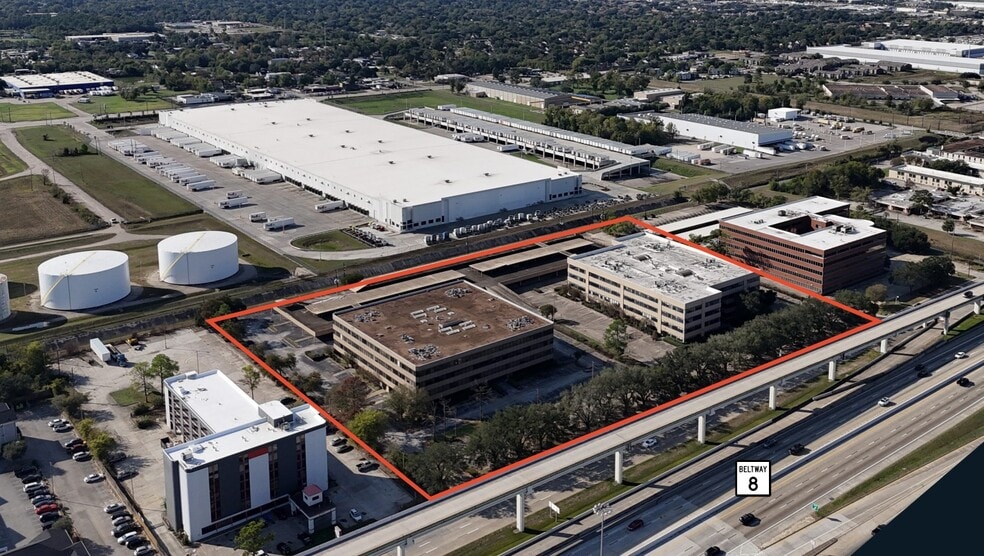 652-654 N Sam Houston Pky E, Houston, TX for sale - Building Photo - Image 1 of 2