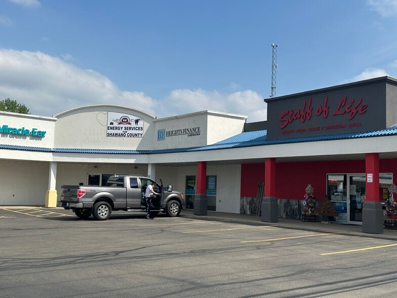 212 E Green Bay St, Shawano, WI for sale - Building Photo - Image 3 of 7