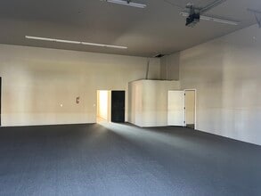 1361 N Fretz Dr, Edmond, OK for lease Building Photo- Image 2 of 8