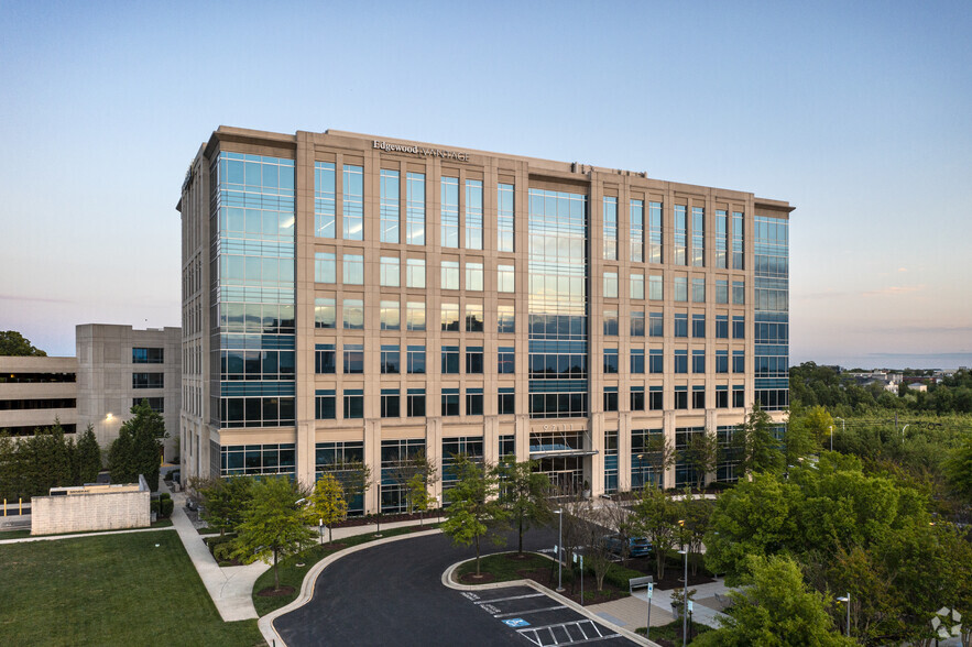 9711 Washingtonian Blvd, Gaithersburg, MD for lease - Building Photo - Image 1 of 9