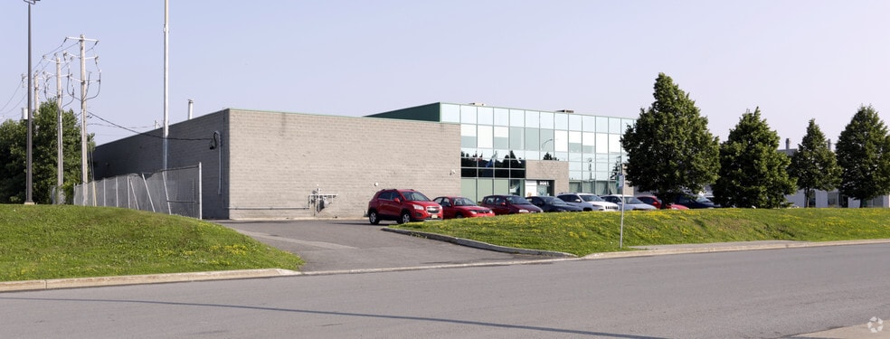 9081-9101 Rue du Parcours, Montréal, QC for lease - Building Photo - Image 3 of 5