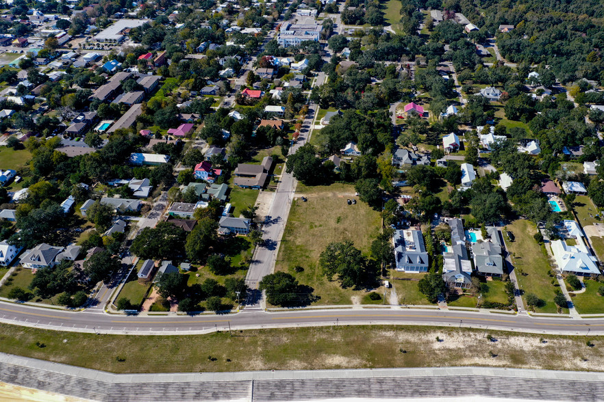 400 N Beach Blvd, Bay Saint Louis, MS for sale - Building Photo - Image 2 of 6