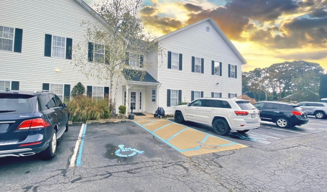 77 Broadway, Amityville, NY for lease Building Photo- Image 1 of 8