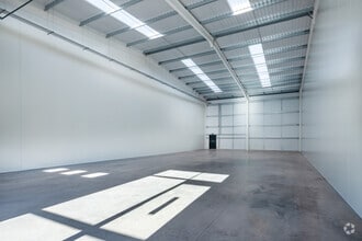 Warstock Rd, Birmingham for lease Interior Photo- Image 2 of 3