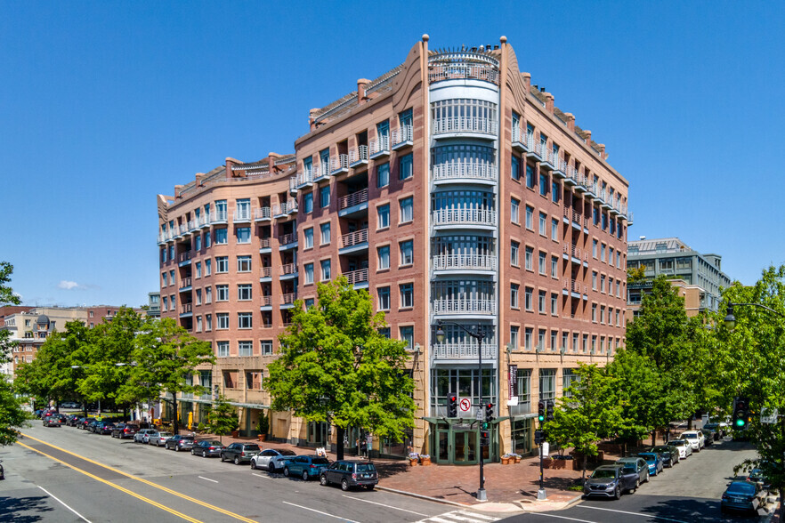 2401 Pennsylvania Ave NW, Washington, DC for lease - Building Photo - Image 1 of 11