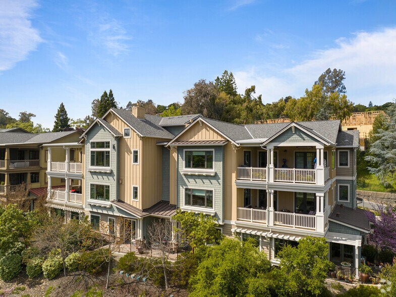 Portfolio of 4 properties for sale on LoopNet.com - Primary Photo - Image 2 of 4