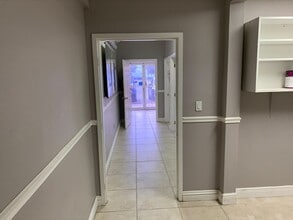 4615 NW 72nd Ave, Miami, FL for lease Building Photo- Image 2 of 11