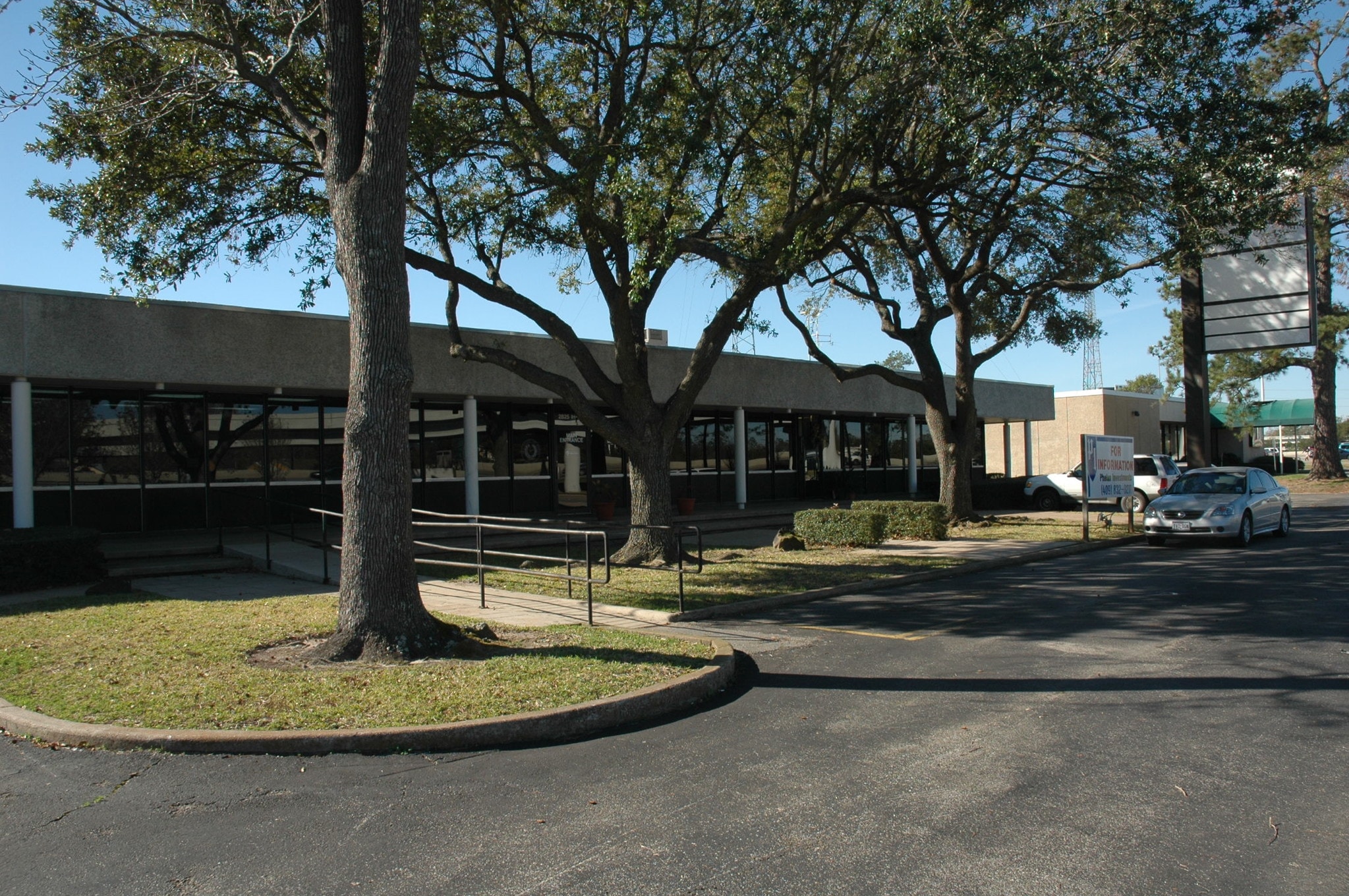 2825 IH 10, Beaumont, TX for sale Building Photo- Image 1 of 1