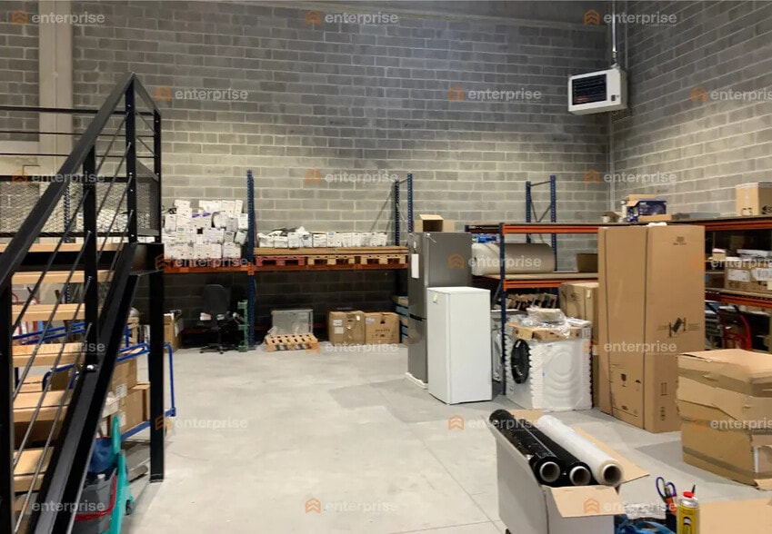 Flex in Lesquin for lease - Interior Photo - Image 3 of 9