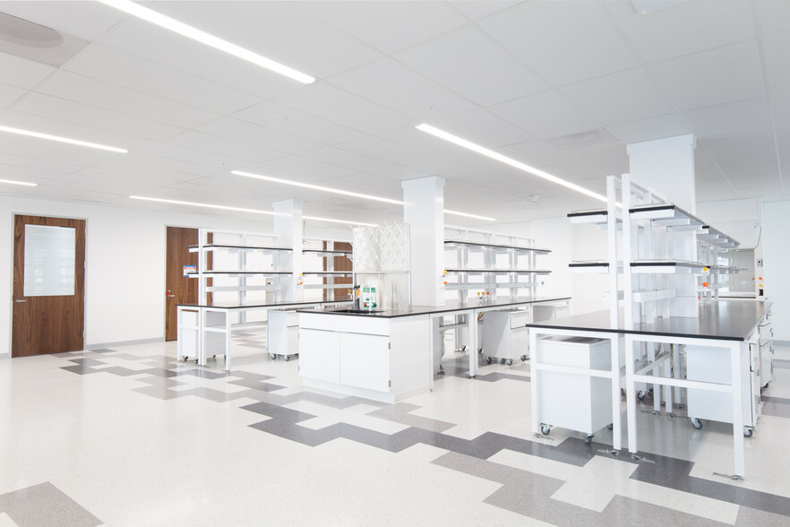 2001 Junipero Serra Blvd, Daly City, CA for lease - Interior Photo - Image 2 of 11